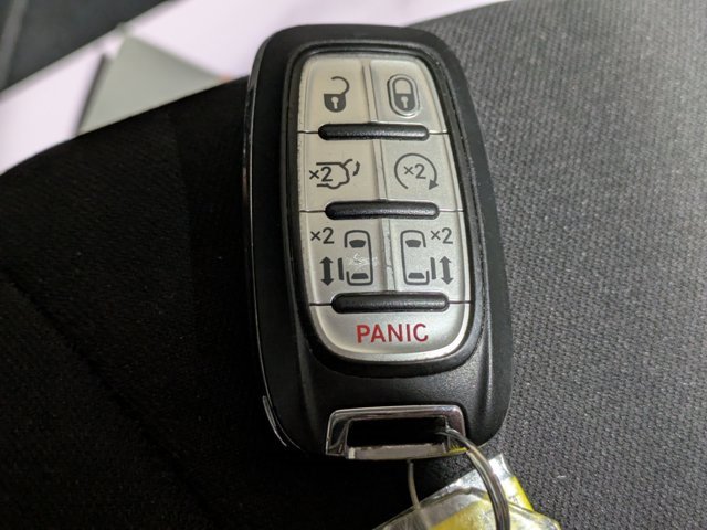 Used 2023 Chrysler Voyager LX image 25