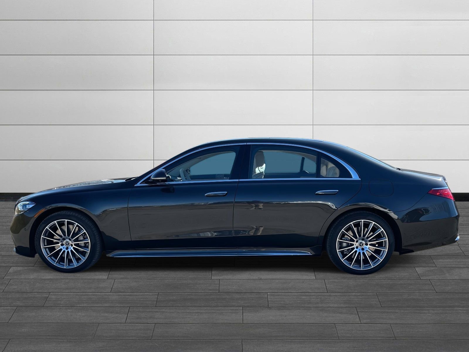 Used 2025 Mercedes-Benz S 580e 4MATIC Sedan image 5