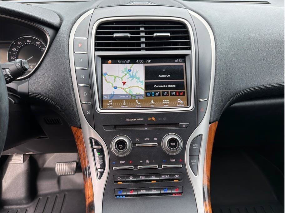 Used 2017 Lincoln MKX Reserve w/ Lincoln MKX Climate Package FWD image 18