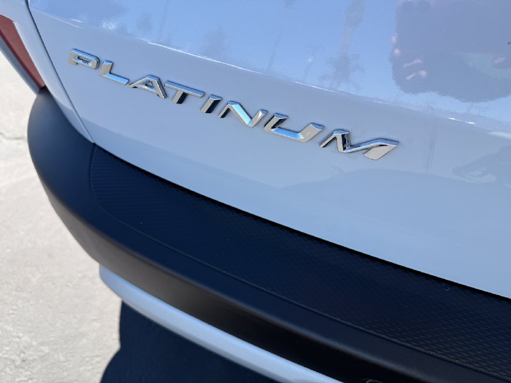Used 2025 Ford Escape Platinum AWD/4WD image 6