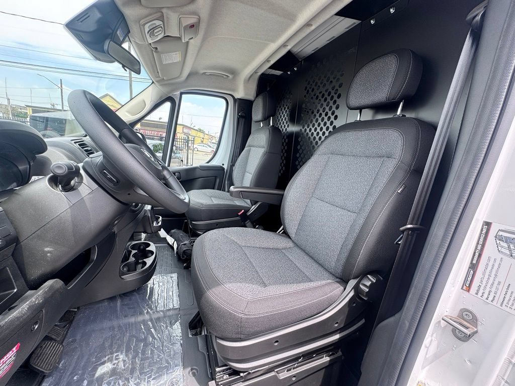 Used 2025 RAM ProMaster 2500 w/ U-Haul Equipment Group FWD image 14