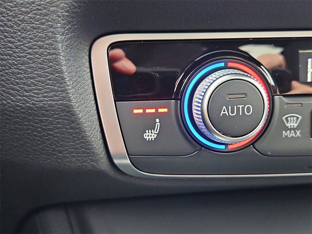 New 2025 Audi Q3 2.0T Premium image 14