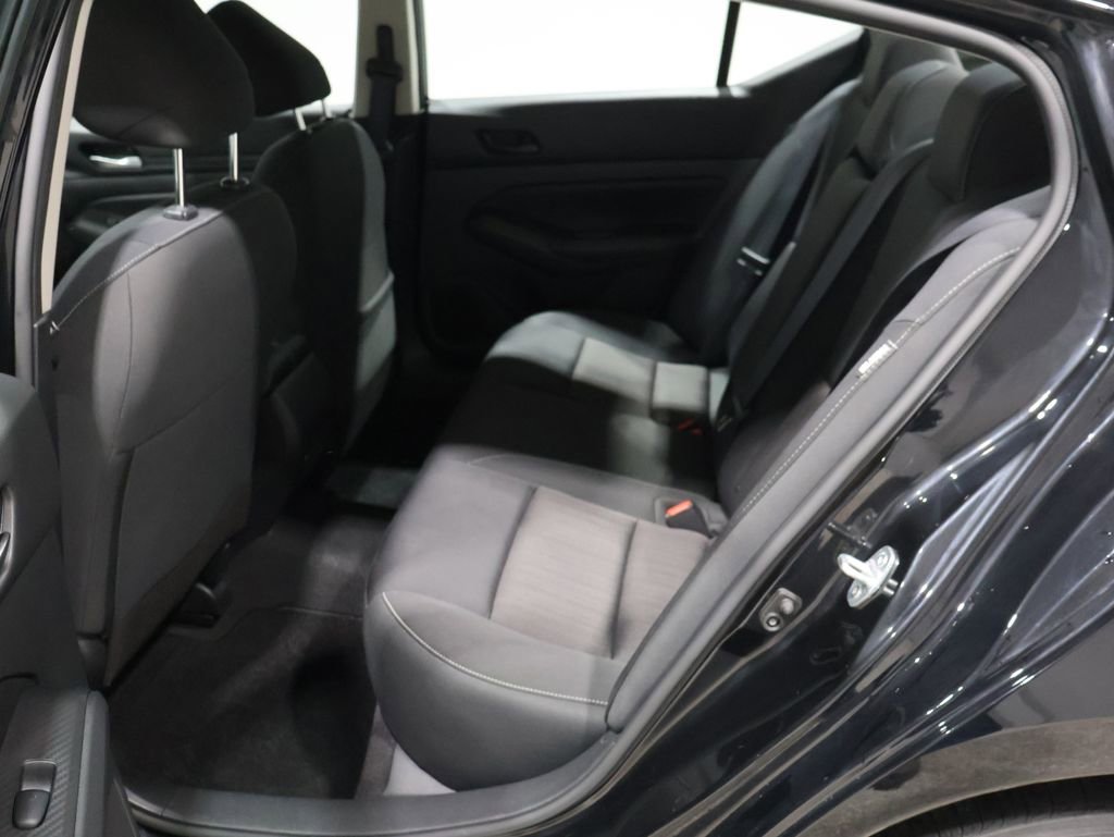 Used 2024 Nissan Altima 2.5 SV image 18