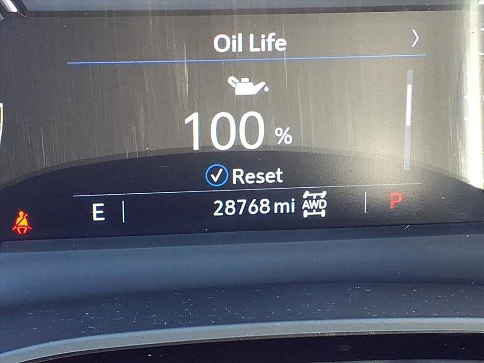 Used 2025 Cadillac XT6 Premium Luxury image 33