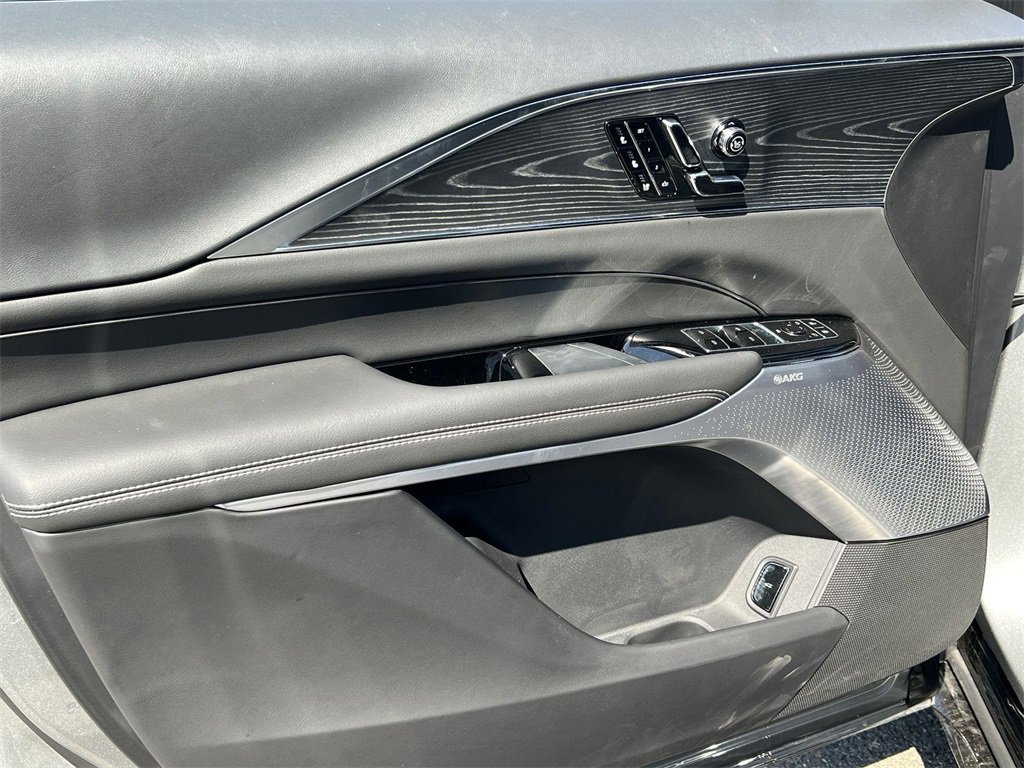 New 2026 Cadillac Lyriq V image 10