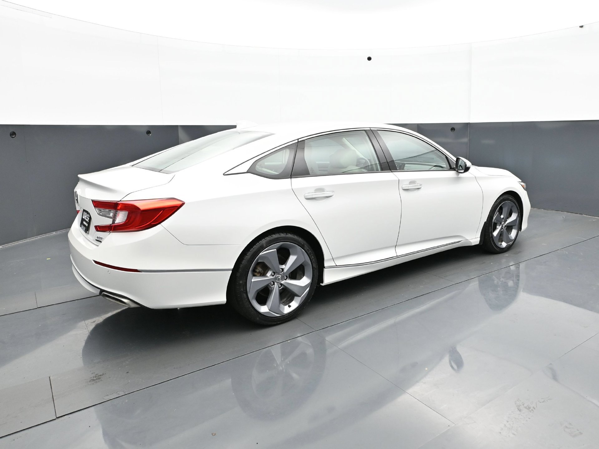 Used 2019 Honda Accord Touring image 7