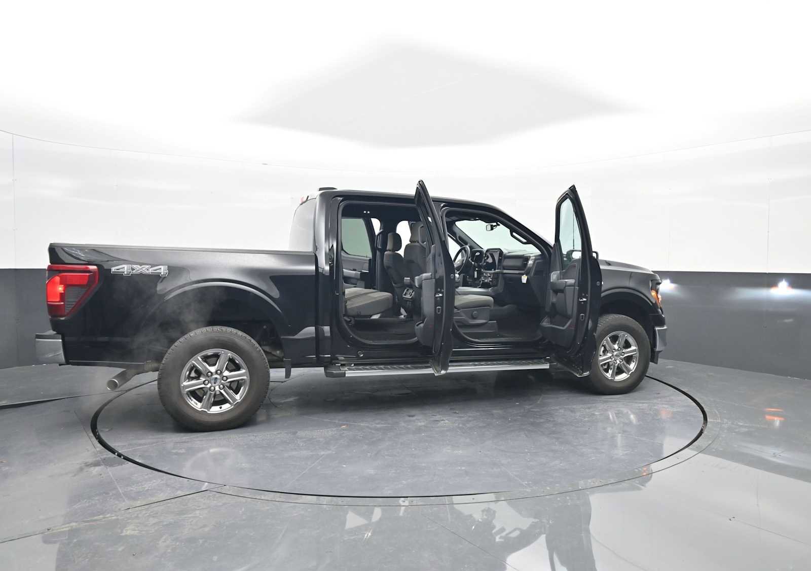 Used 2024 Ford F150 XLT w/ Mobile Office Package image 39