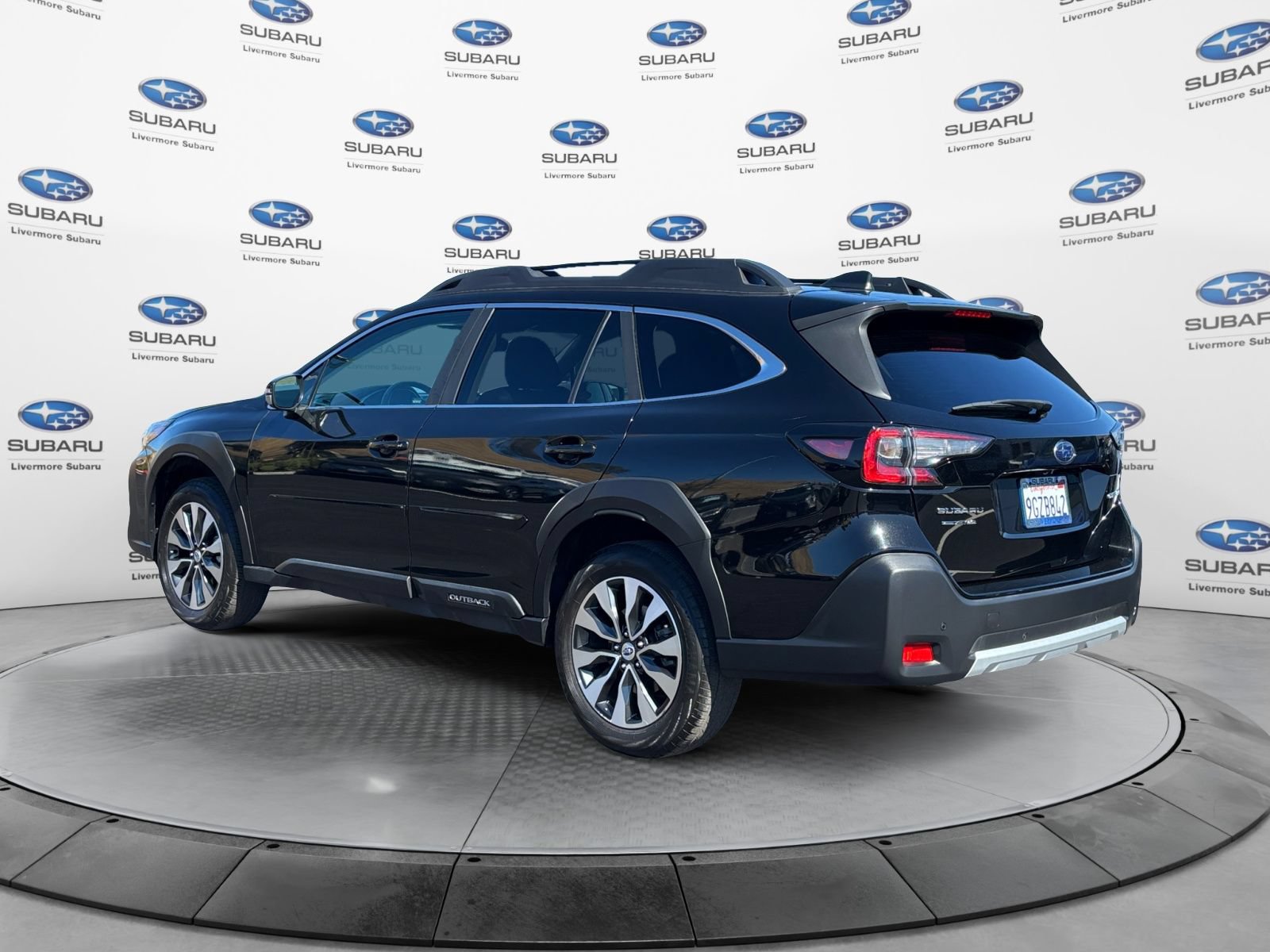 Used 2024 Subaru Outback Limited AWD/4WD image 3