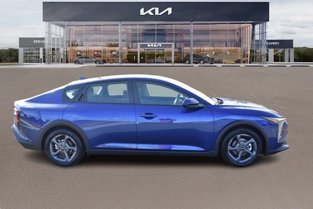 New 2026 Kia K4 LXS image 2