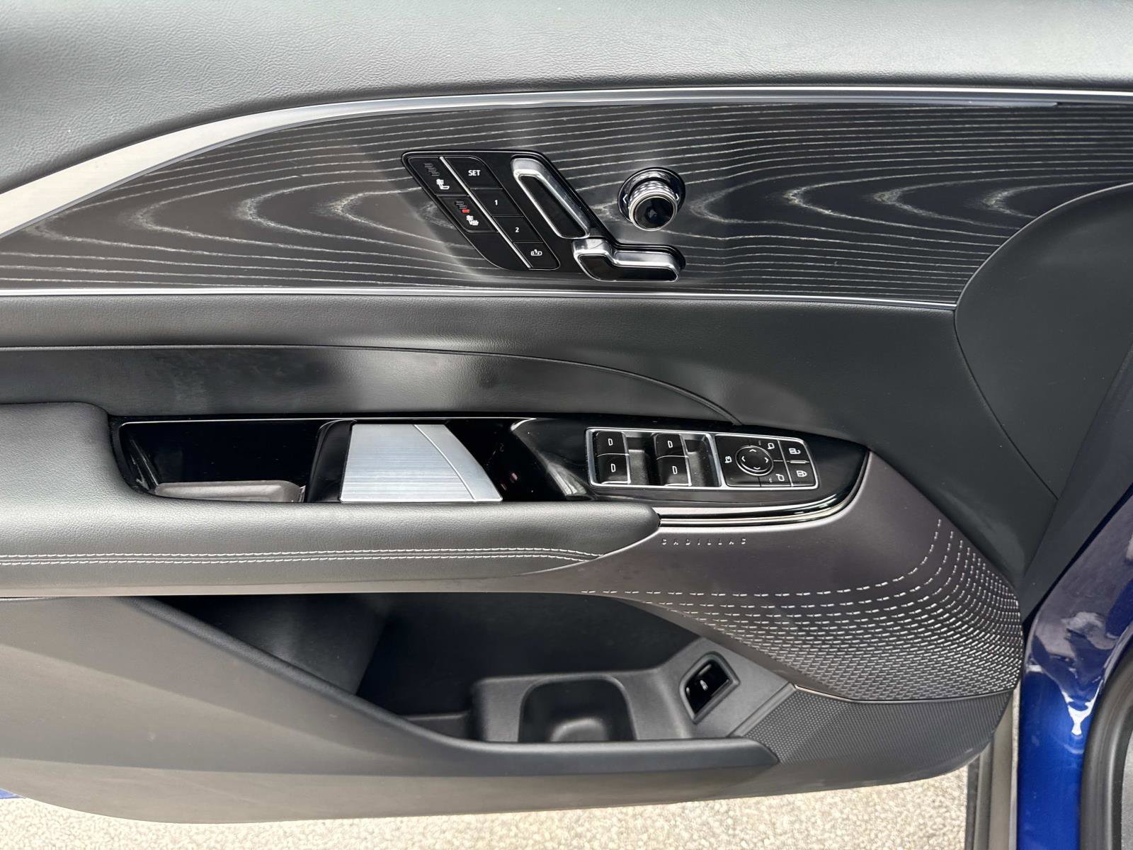 Used 2025 Cadillac Lyriq Sport image 19