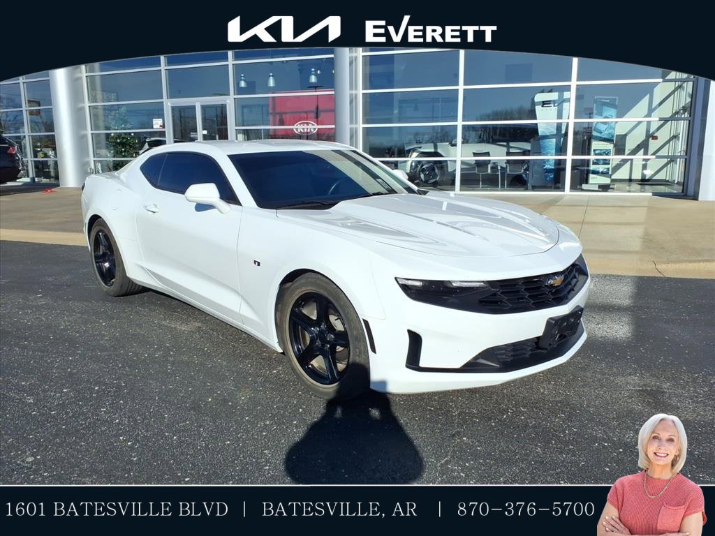 Used 2023 Chevrolet Camaro LT image 1