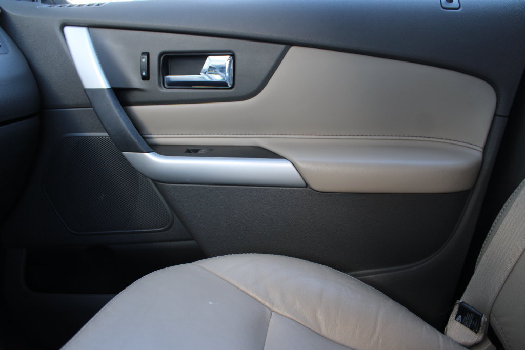 Used 2013 Ford Edge Limited FWD image 18