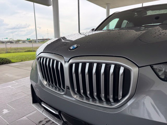 Certified 2024 BMW X5 xDrive40i w/ Executive Package AWD/4WD image 2