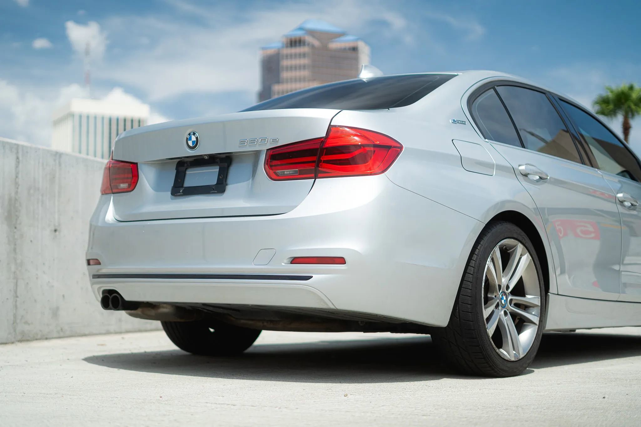 Used 2018 BMW 330e 330e iPerformance Sedan 4D image 21