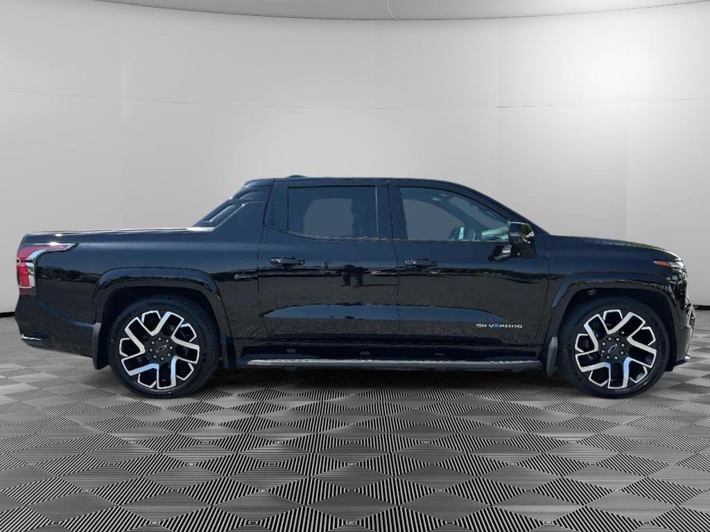 Used 2024 Chevrolet Silverado EV RST AWD/4WD image 6