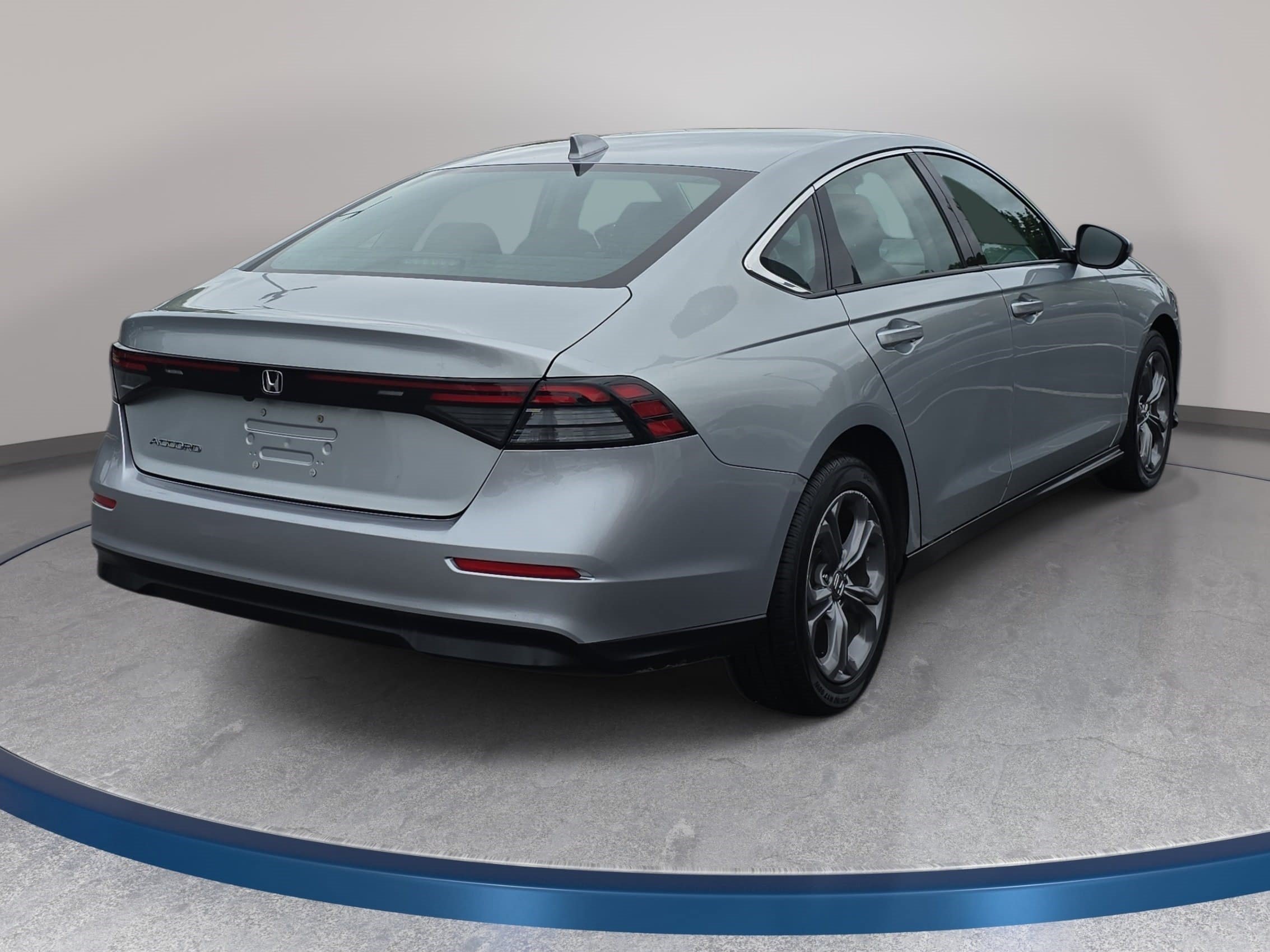 Used 2024 Honda Accord EX image 5