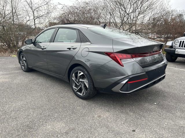 Used 2024 Hyundai Elantra SEL w/ Convenience Package image 5