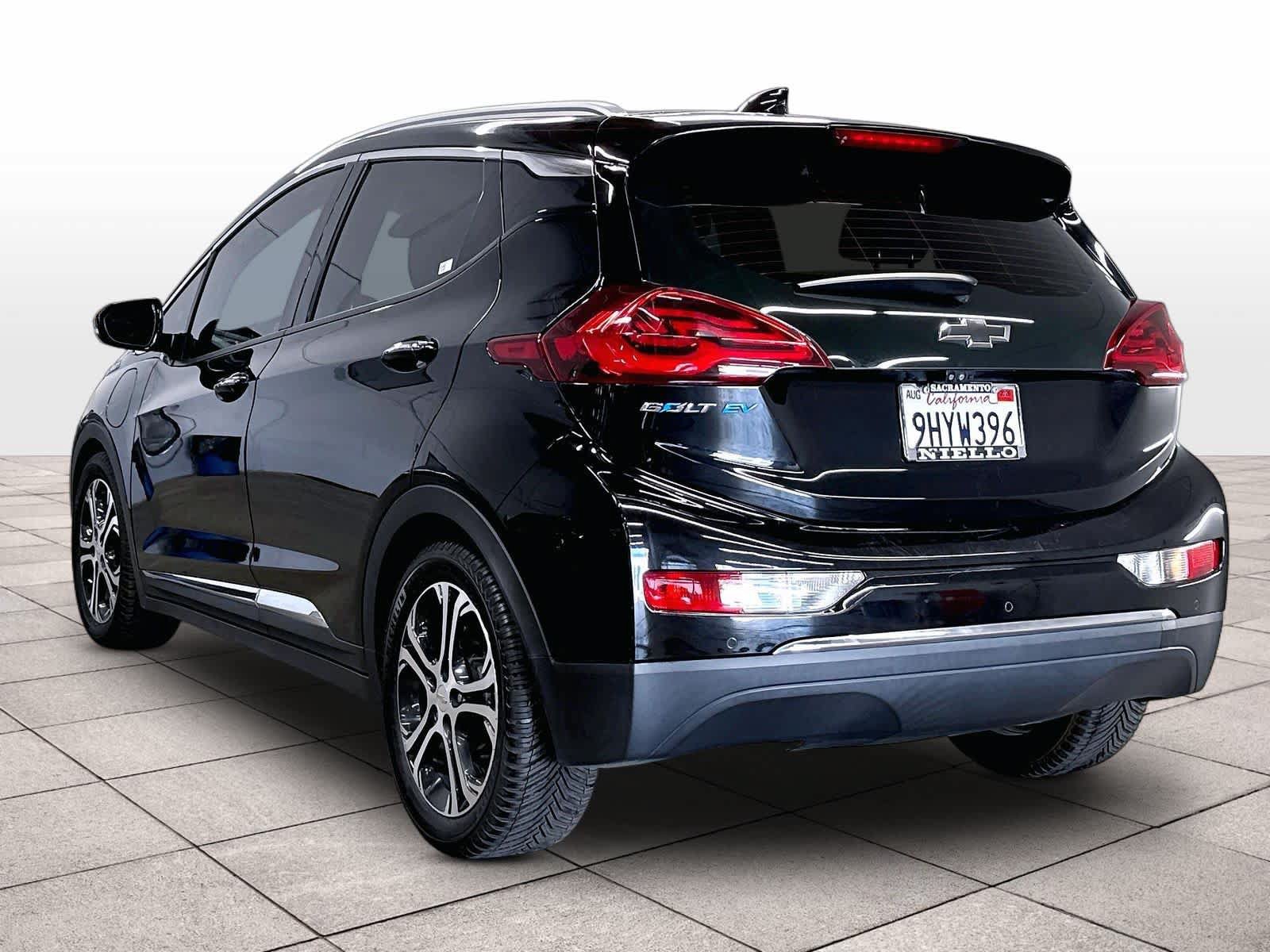 Used 2018 Chevrolet Bolt Premier w/ Driver Confidence II Package FWD image 13