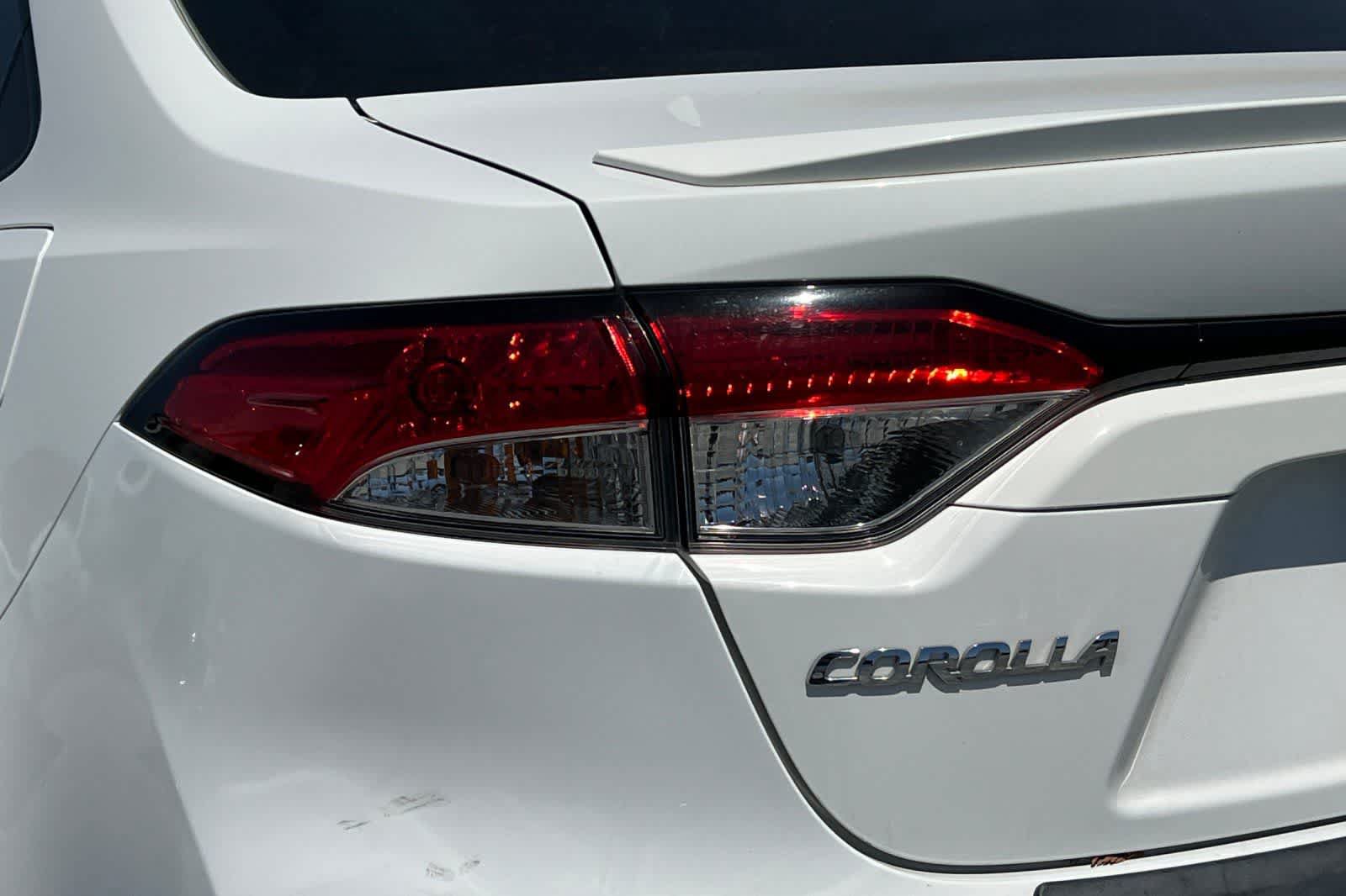 Used 2020 Toyota Corolla SE w/ SE Premium Package FWD image 13