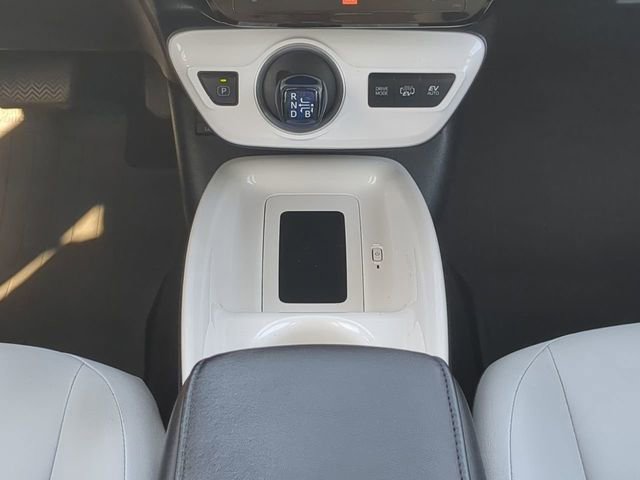 Used 2018 Toyota Prius Prime Advanced image 17