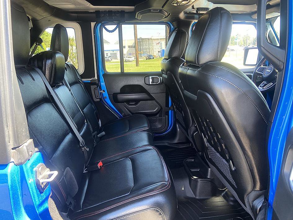 Used 2022 Jeep Wrangler Unlimited Rubicon w/ Steel Bumper Group AWD/4WD image 18