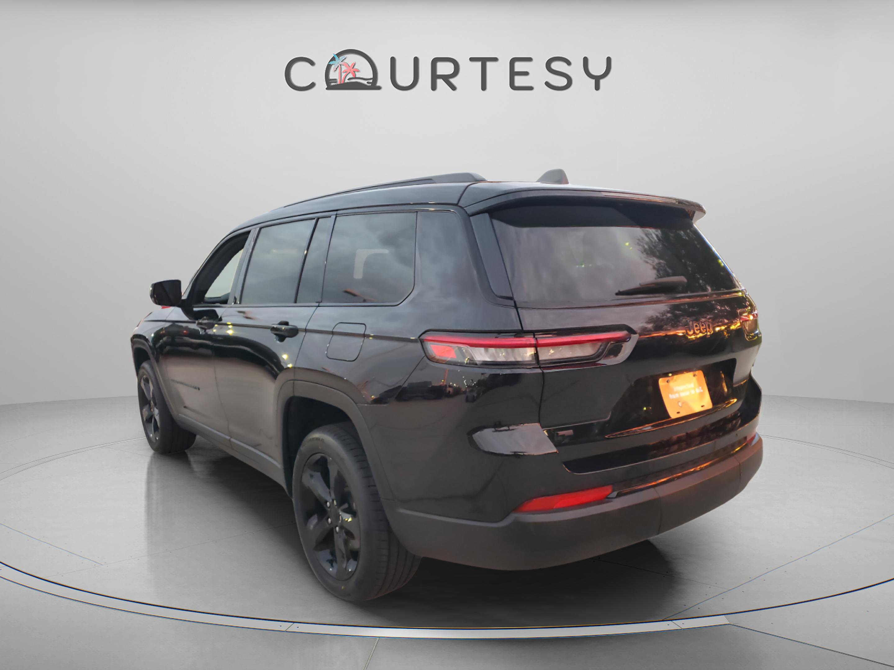 Certified 2022 Jeep Grand Cherokee L Laredo image 2