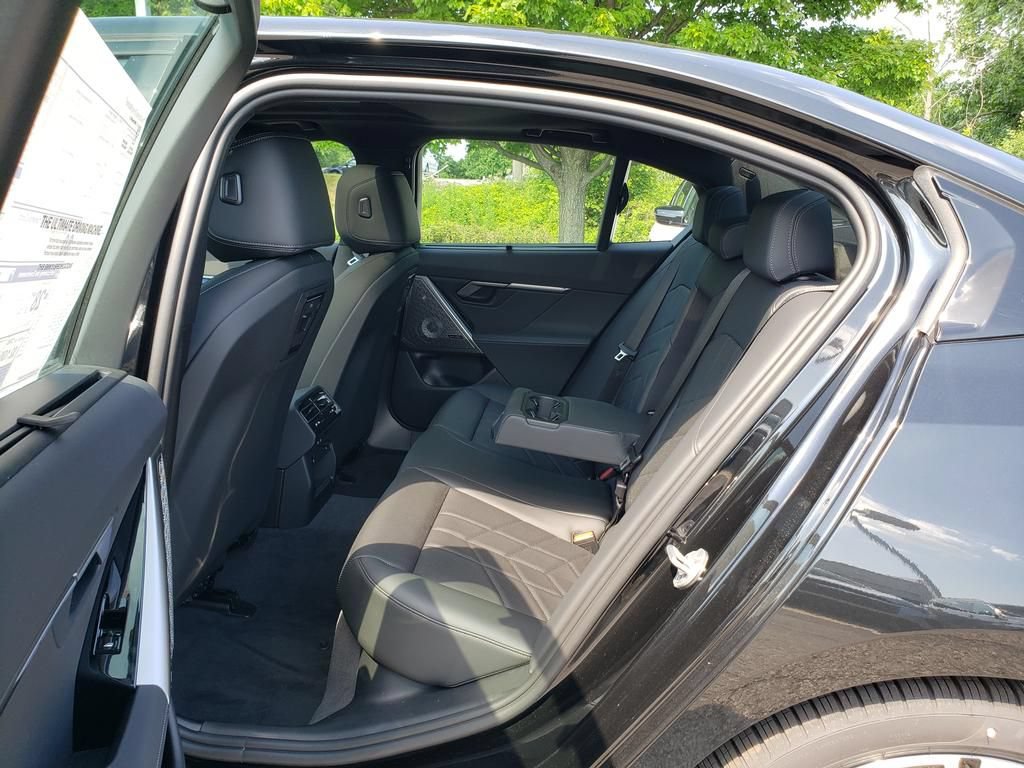 New 2027 BMW 540i xDrive w/ M Sport Package AWD/4WD image 7