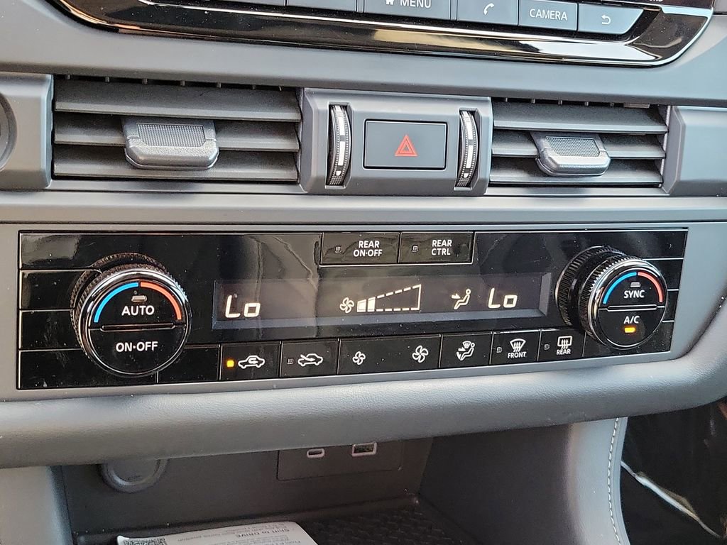 Certified 2025 Nissan Pathfinder S image 11