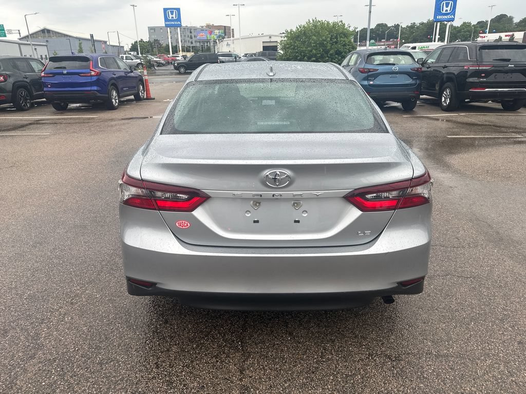 Used 2024 Toyota Camry LE FWD image 6