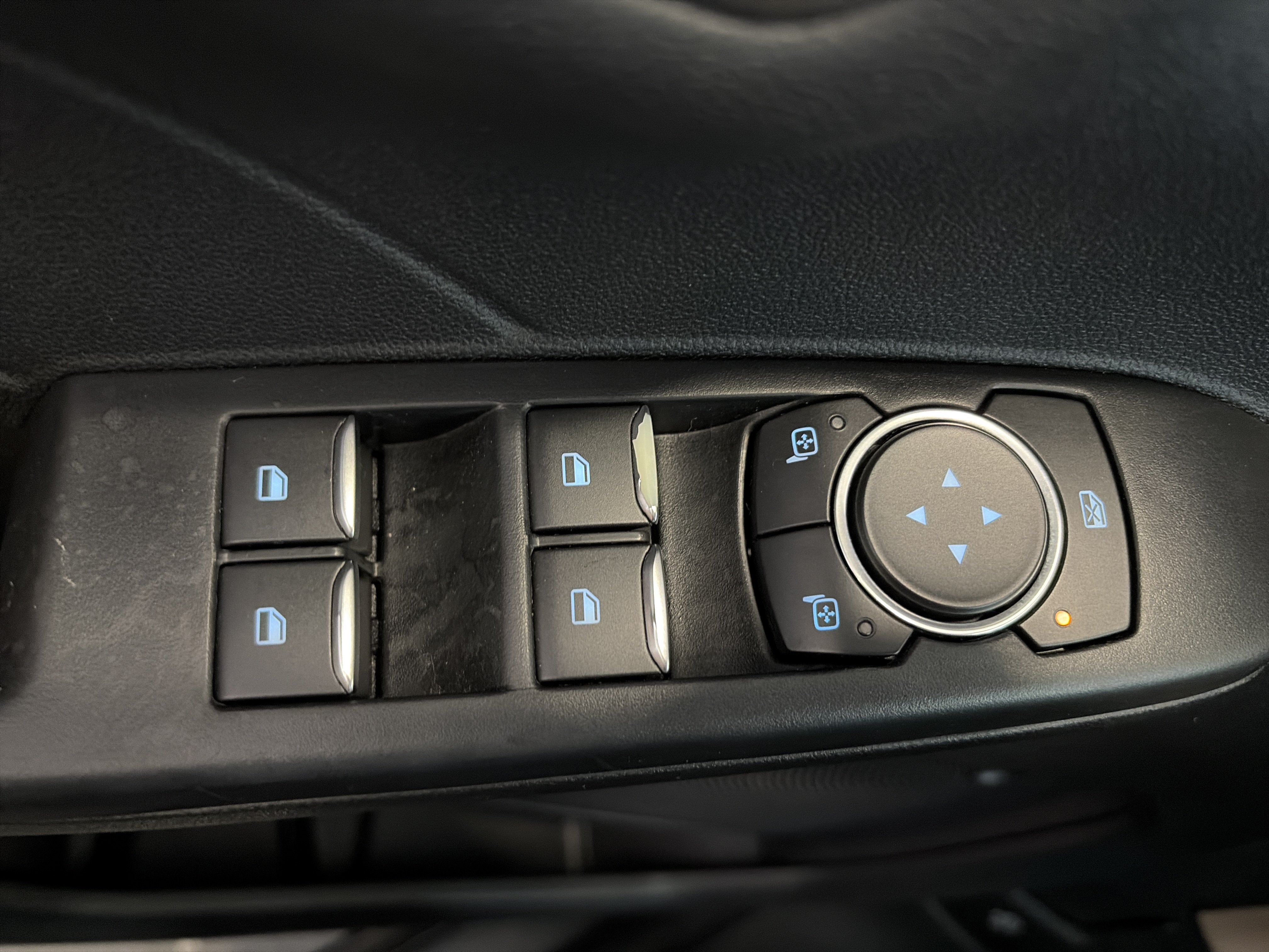 Used 2022 Ford Escape SE w/ SE Sport Appearance Package FWD image 25