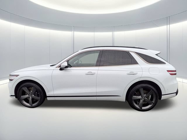 Used 2024 Genesis GV70 2.5T w/ Sport Prestige Package AWD/4WD image 3
