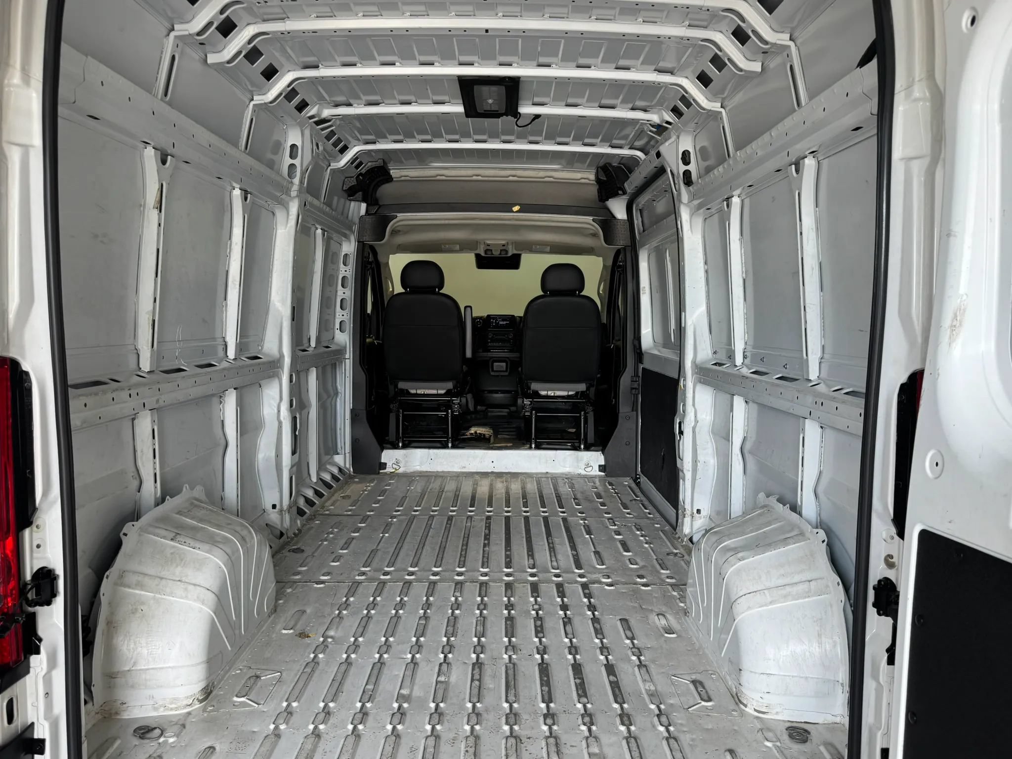 Used 2024 RAM ProMaster 2500 w/ Convenience Group FWD image 27