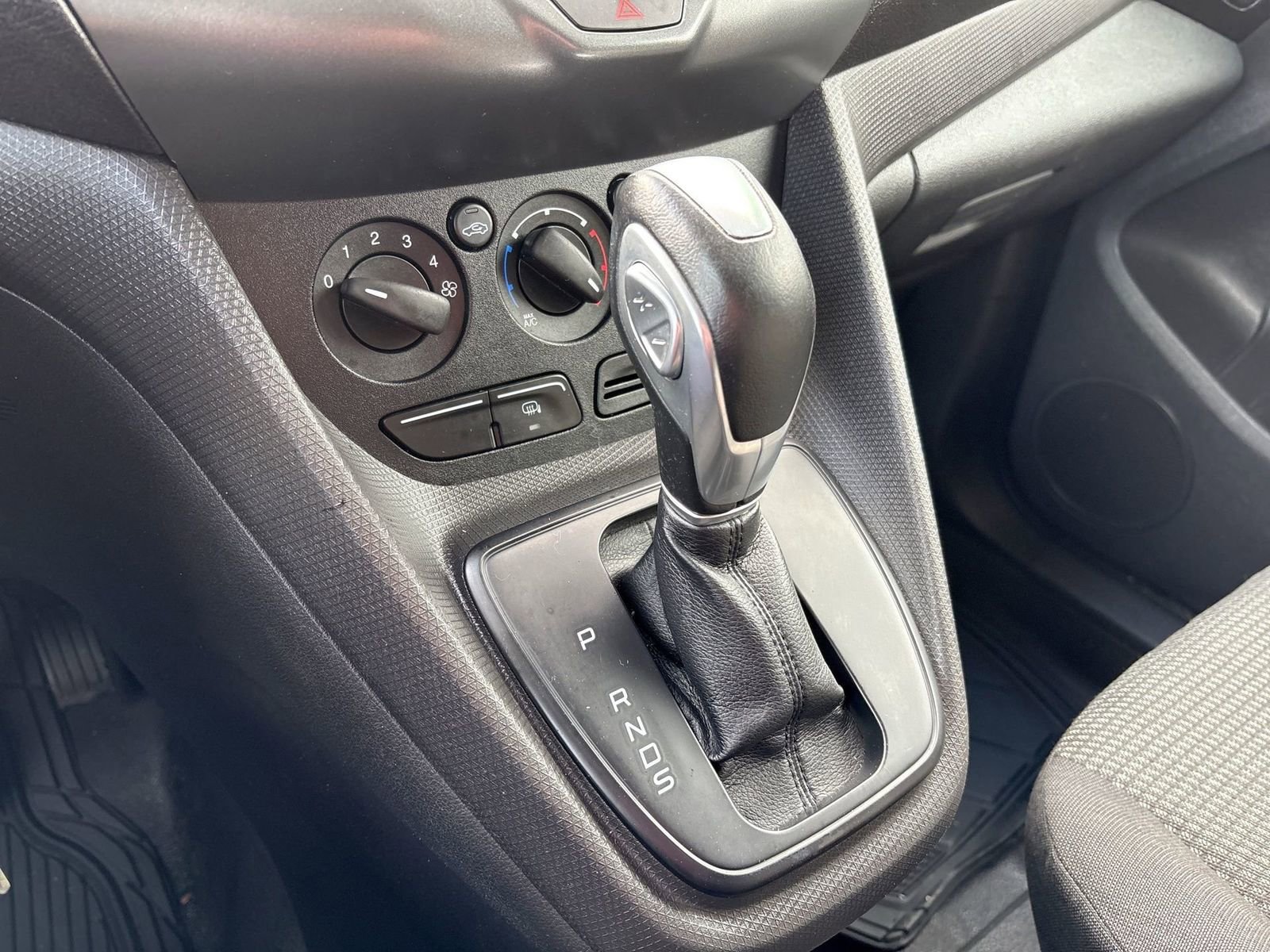 Used 2016 Ford Transit Connect XL image 32