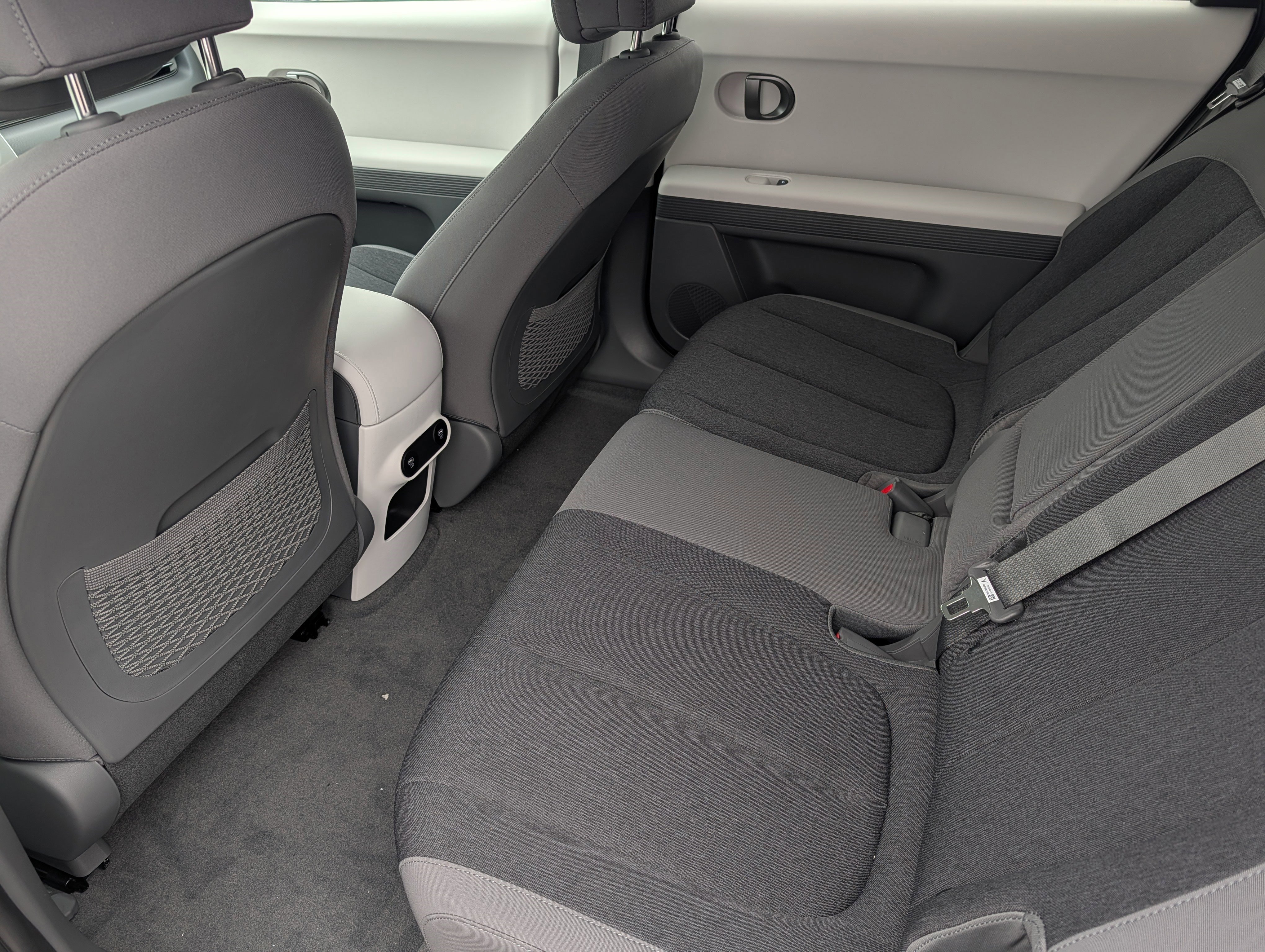 New 2026 Hyundai Ioniq 5 SE image 3