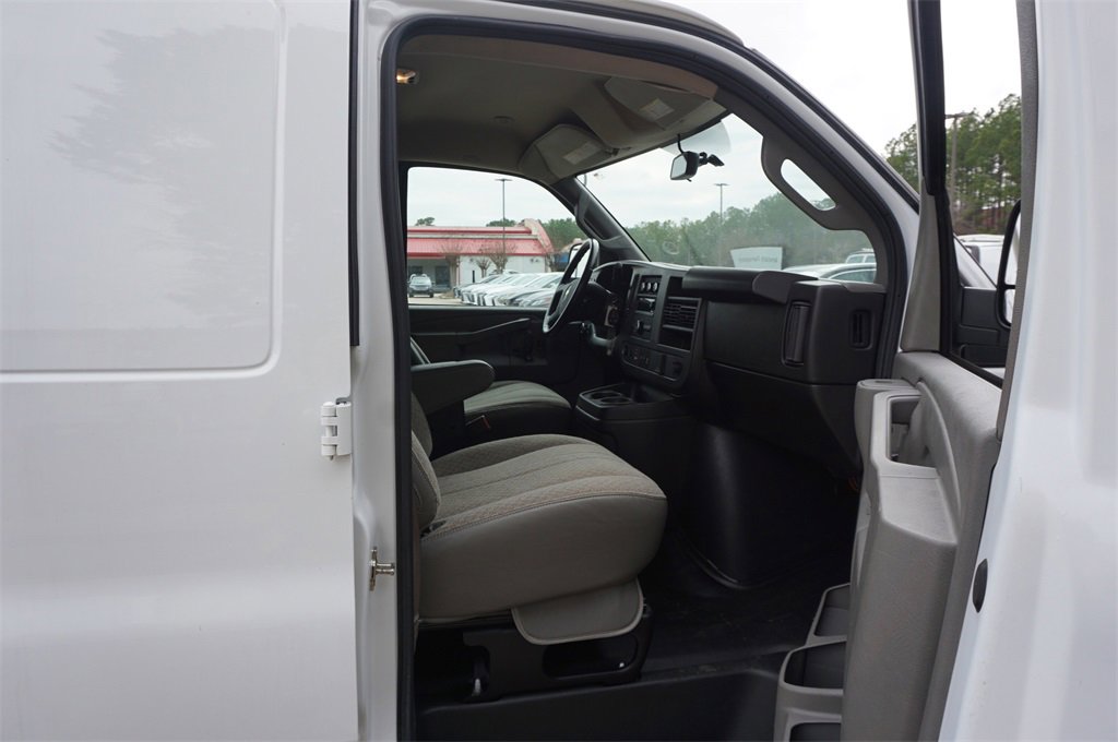 Used 2022 Chevrolet Express 2500 w/ Driver Convenience Package image 13