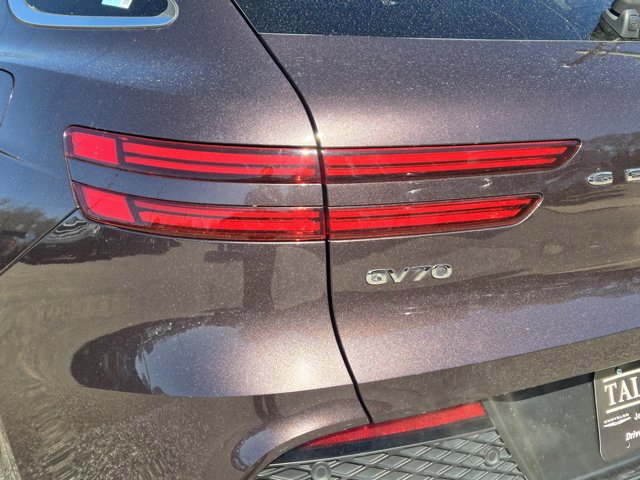 Used 2022 Genesis GV70 2.5T w/ Select Package image 9