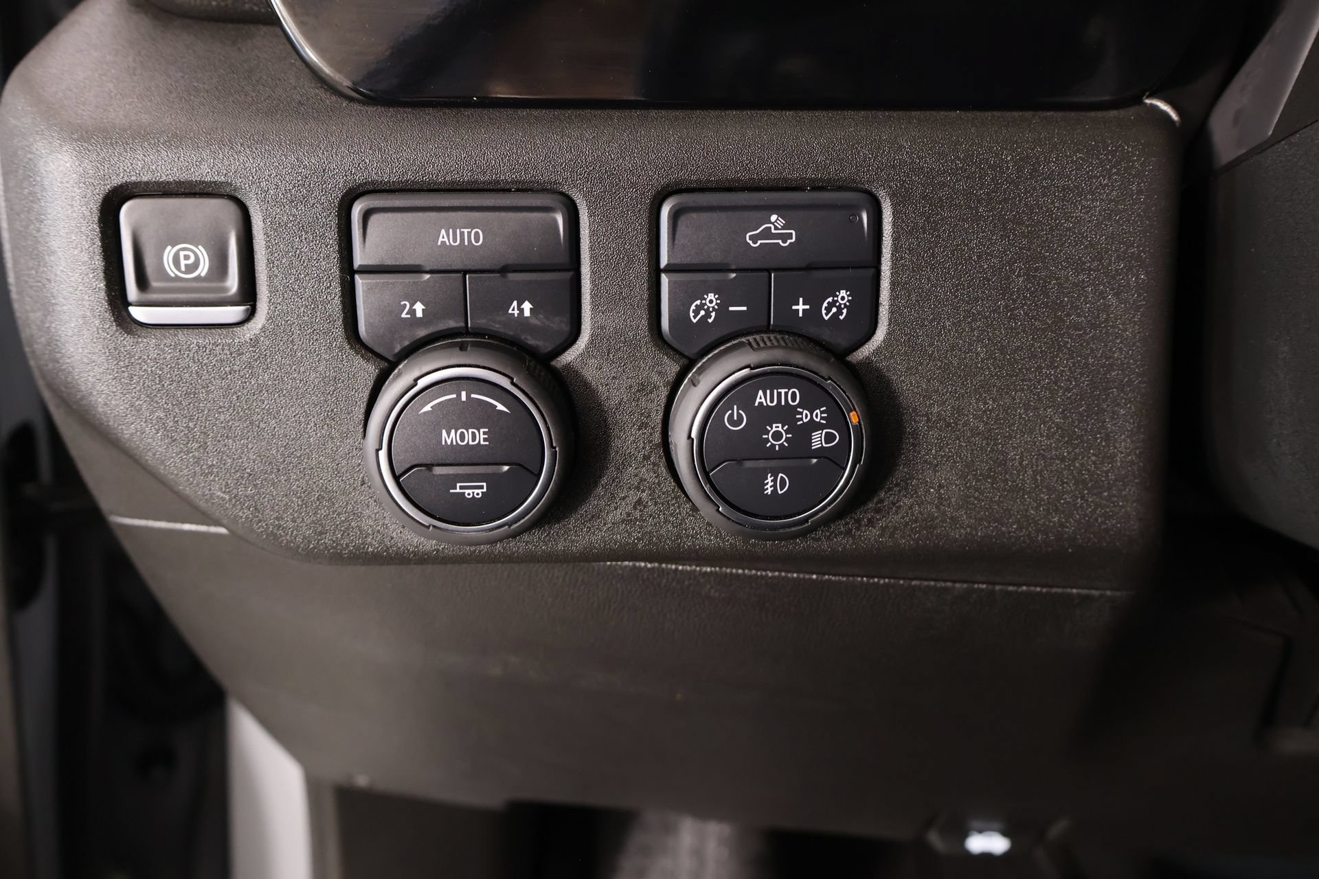 Used 2025 Chevrolet Silverado 1500 RST w/ LPO, Dark Essentials Package AWD/4WD image 8