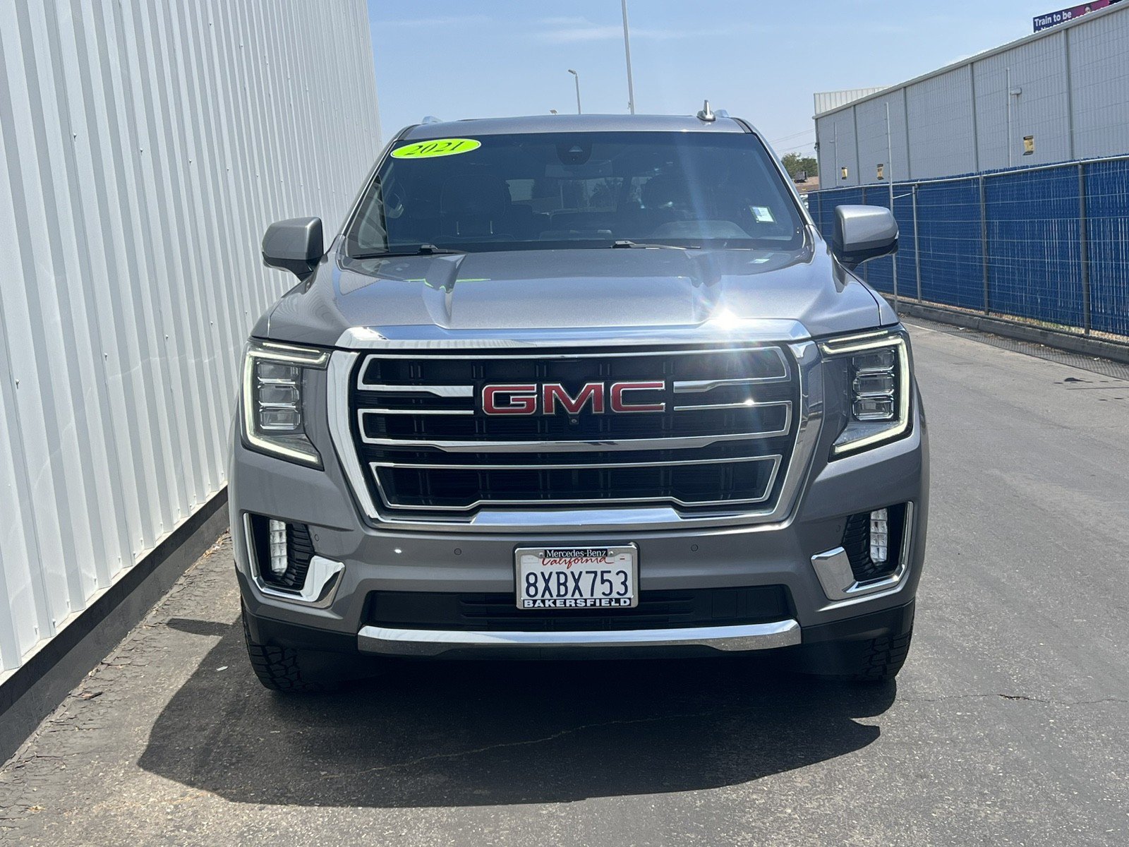 Used 2021 GMC Yukon XL SLT w/ SLT Premium Package AWD/4WD image 2