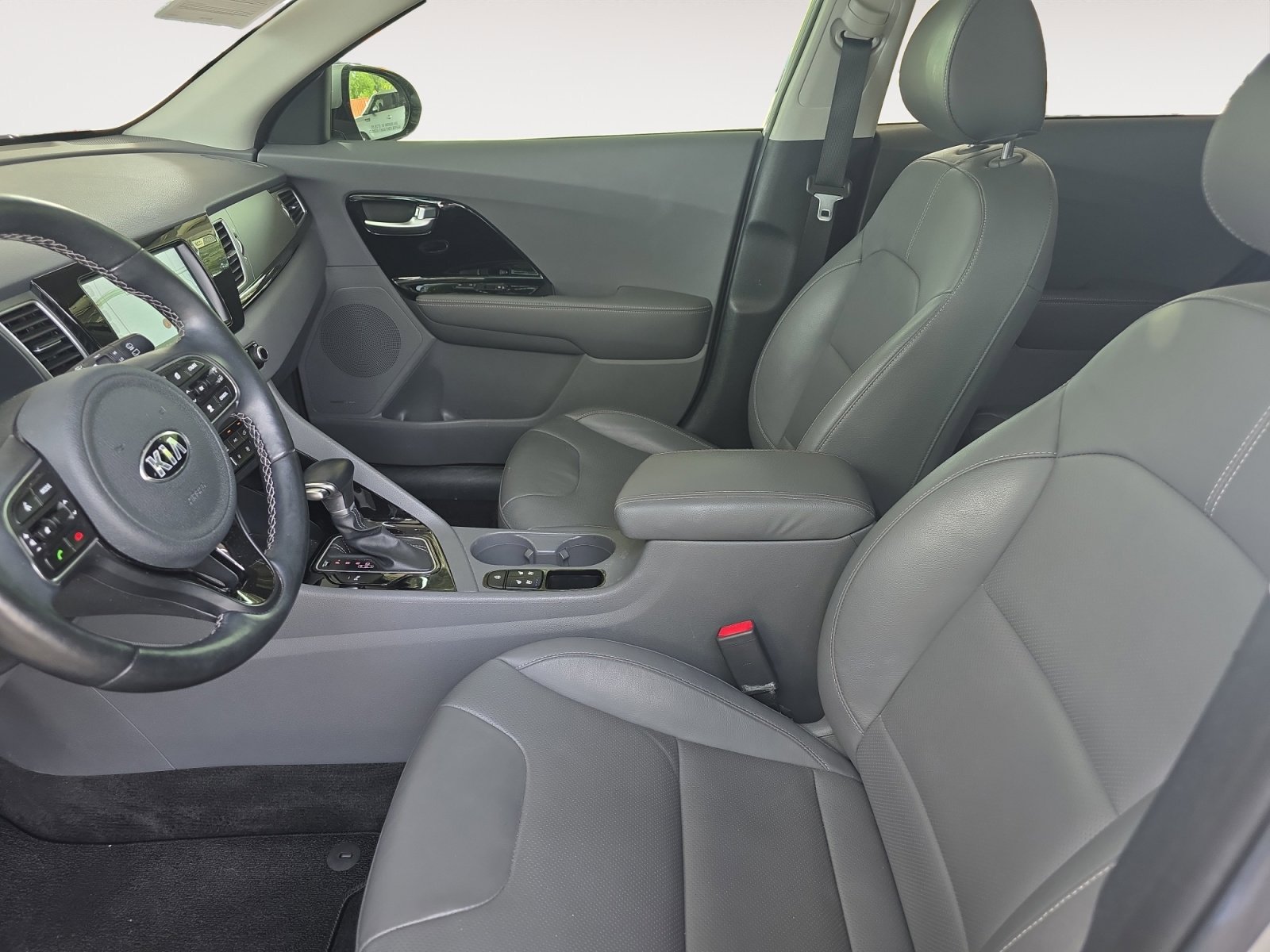 Used 2019 Kia Niro EX w/ Option Group 040 FWD image 21
