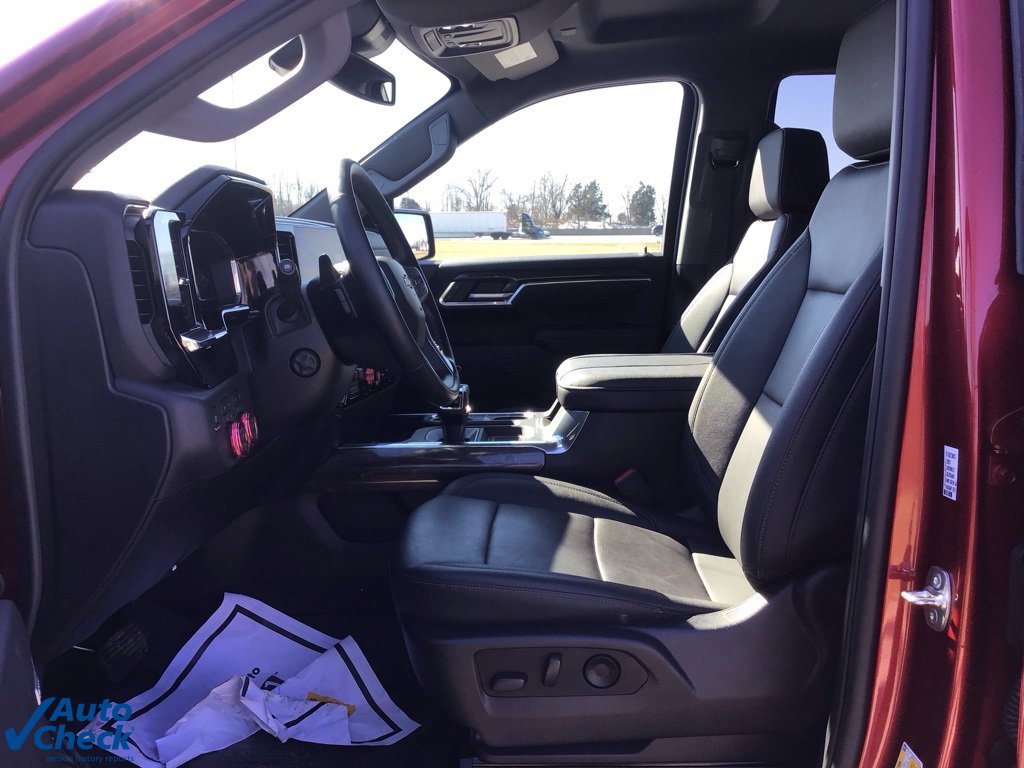 Used 2025 Chevrolet Silverado 1500 LTZ image 30