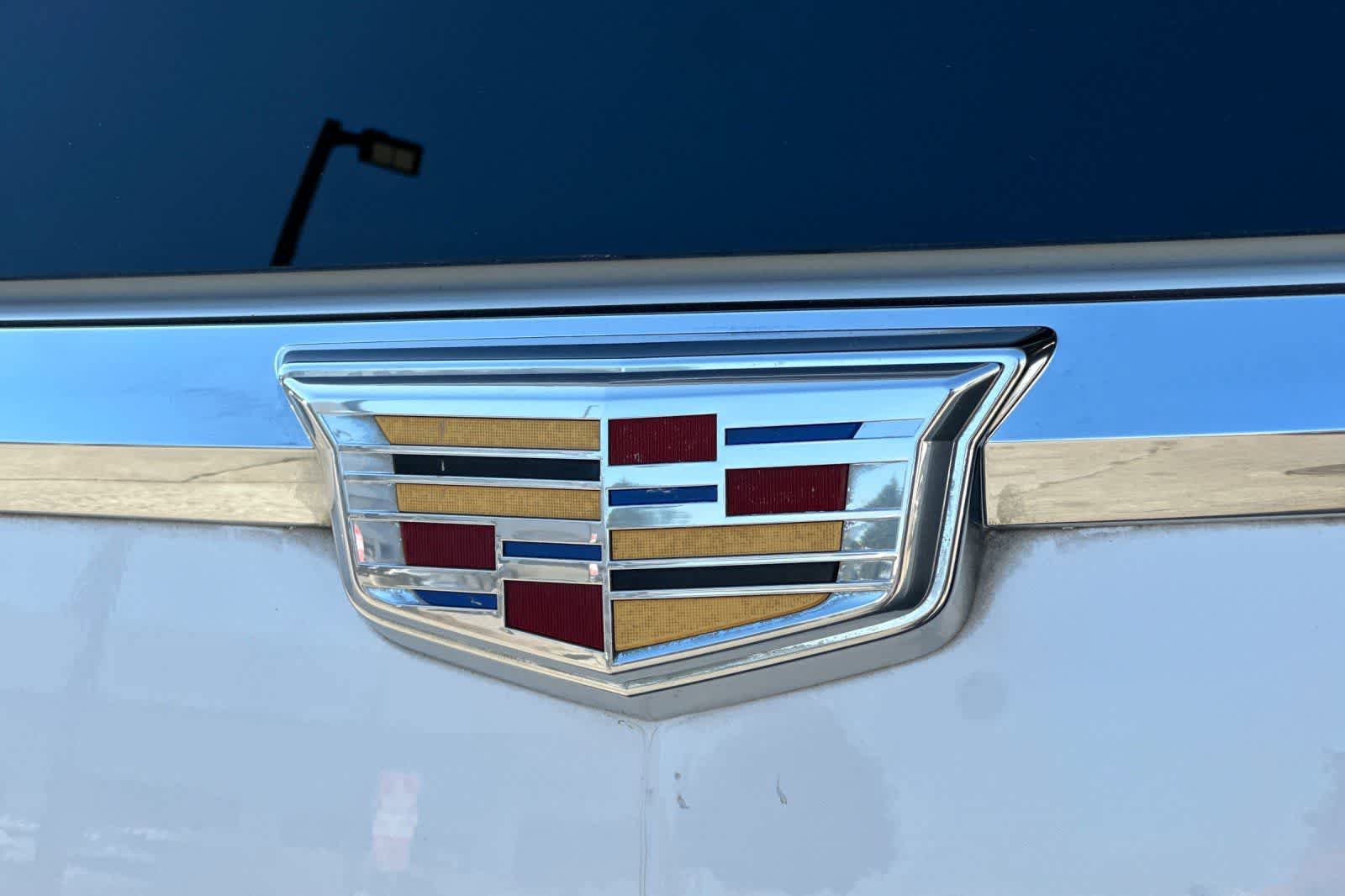 Used 2020 Cadillac Escalade Luxury AWD/4WD image 16