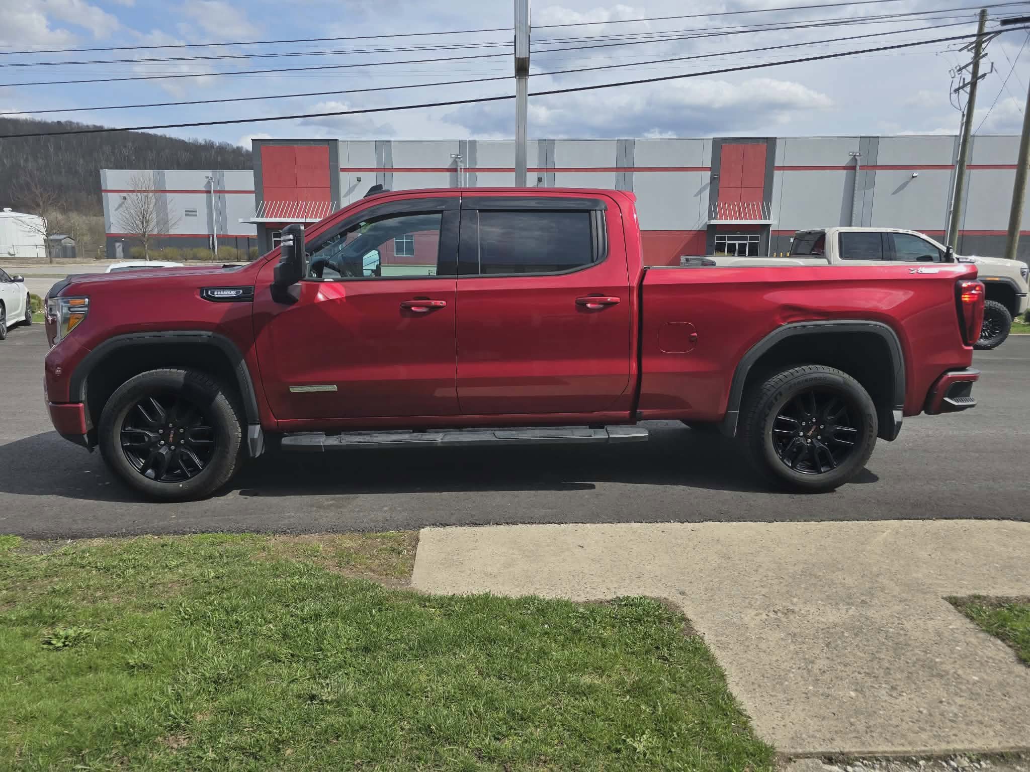 Used 2021 GMC Sierra 1500 Elevation w/ X31 Off-Road Package AWD/4WD image 6