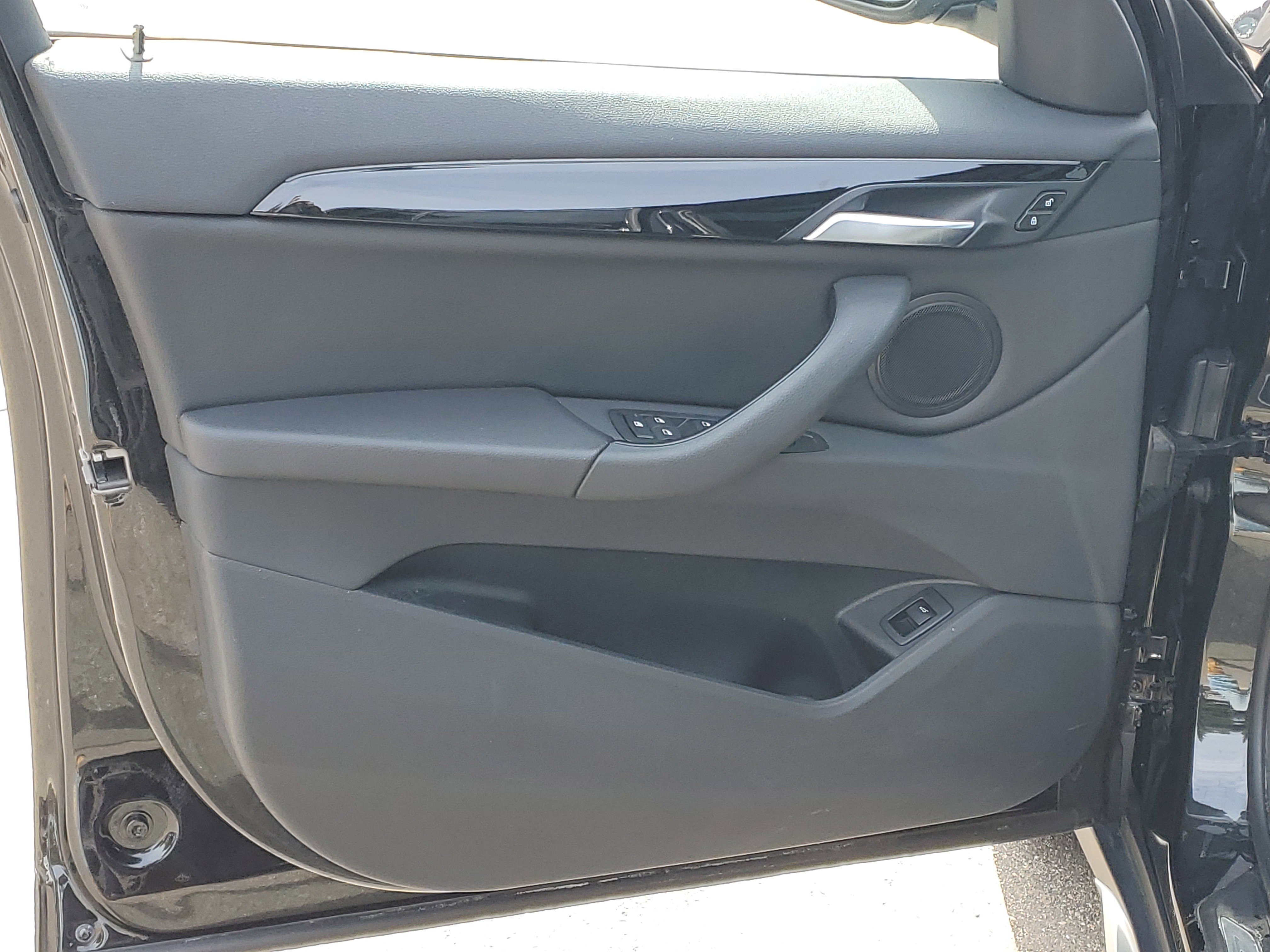 Used 2019 BMW X1 xDrive28i w/ Convenience Package image 5