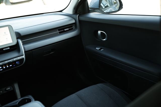 Used 2024 Hyundai Ioniq 5 SE image 27