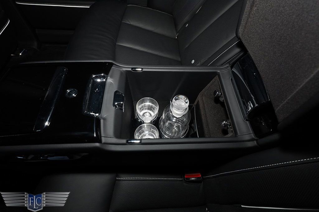 Used 2022 Rolls-Royce Phantom Sedan image 32
