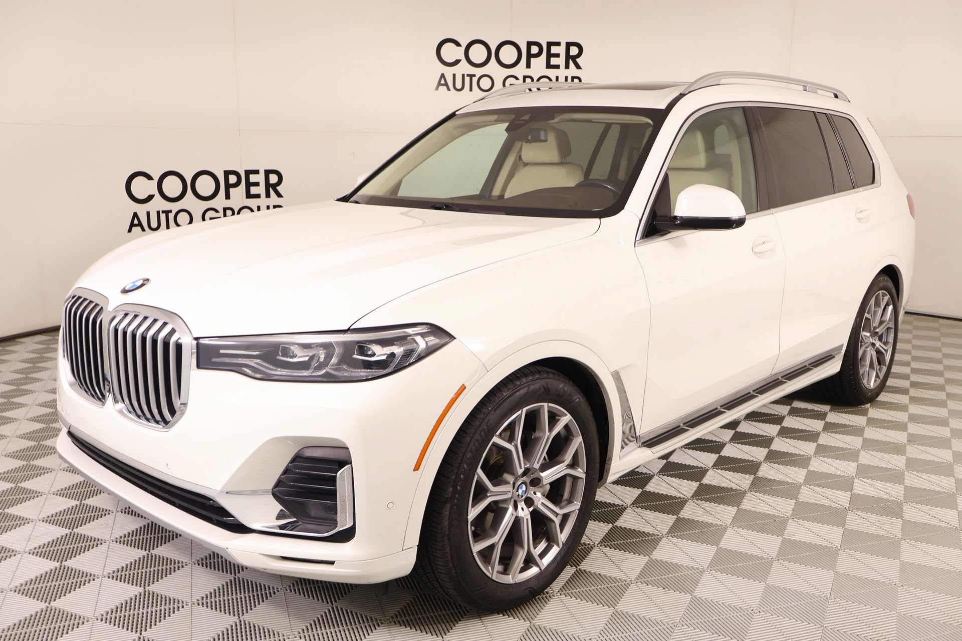 Used 2019 BMW X7 xDrive40i w/ Luxury Seating Package AWD/4WD image 11