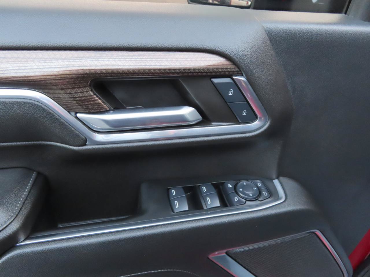 Used 2024 Chevrolet Silverado 2500 LT AWD/4WD image 30
