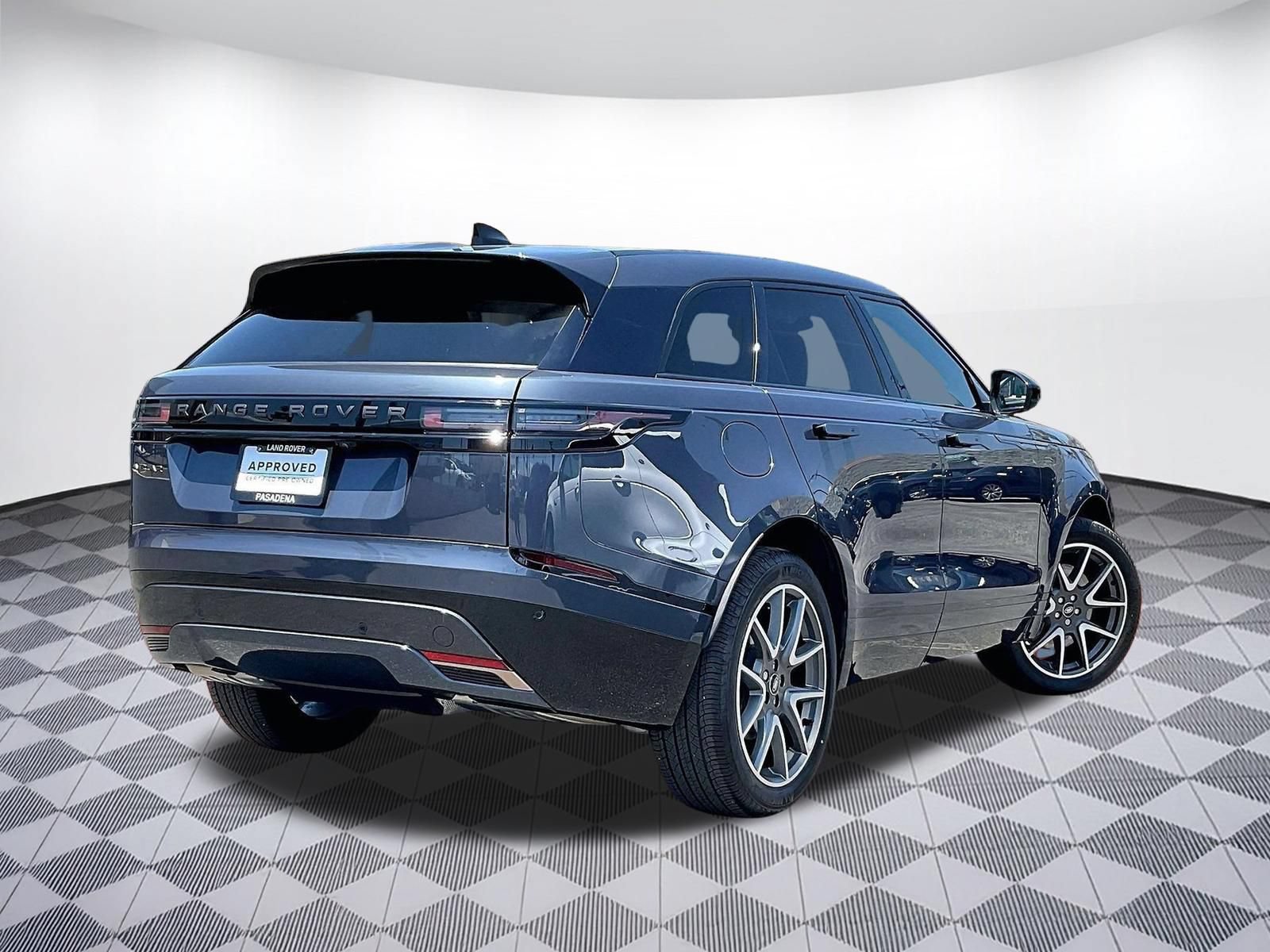 Used 2025 Land Rover Range Rover Velar Dynamic SE AWD/4WD image 12