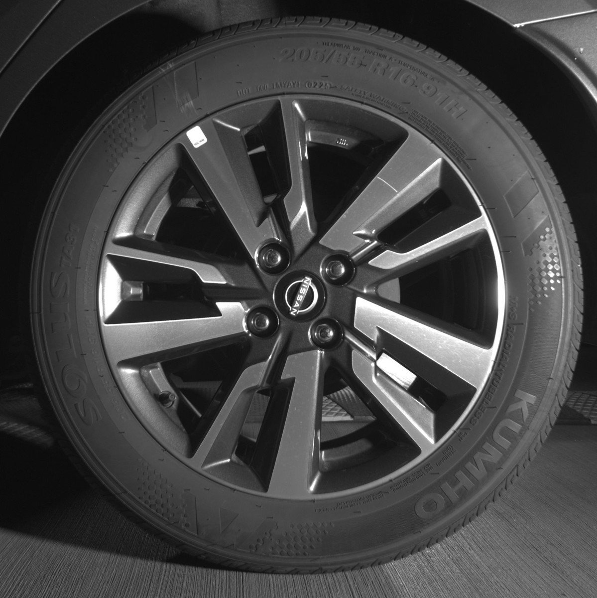 Used 2025 Nissan Versa SV image 14