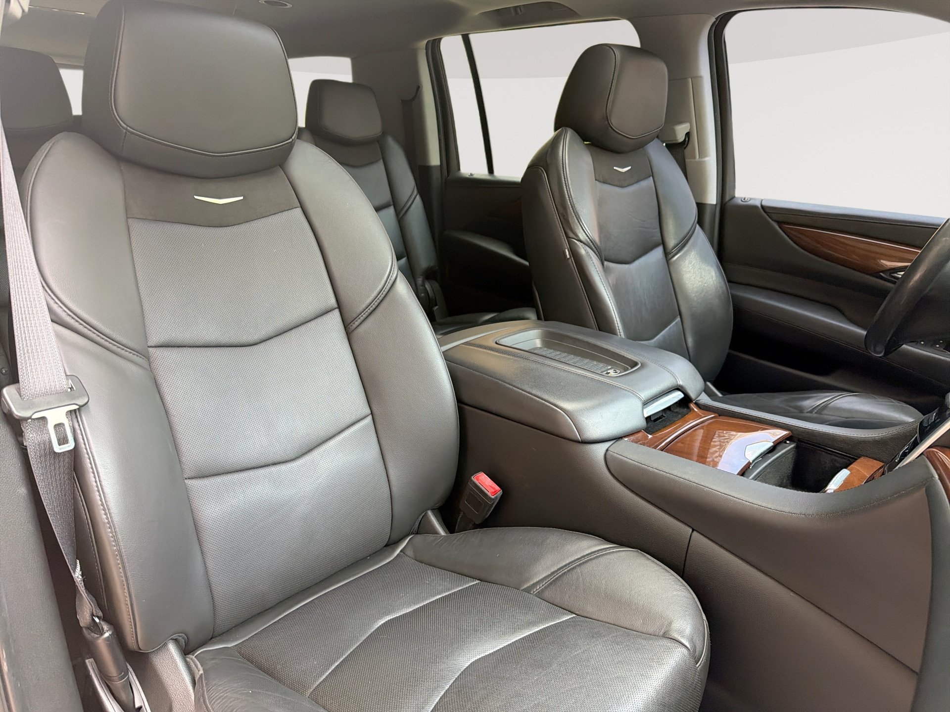 Used 2020 Cadillac Escalade ESV Luxury w/ Escalade Sport Edition AWD/4WD image 28
